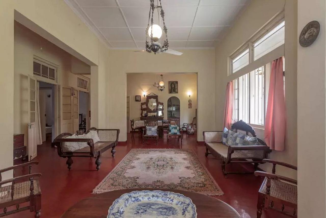 Charming Homestay By The Beach Dehiwala-Mount Lavinia Ngoại thất bức ảnh