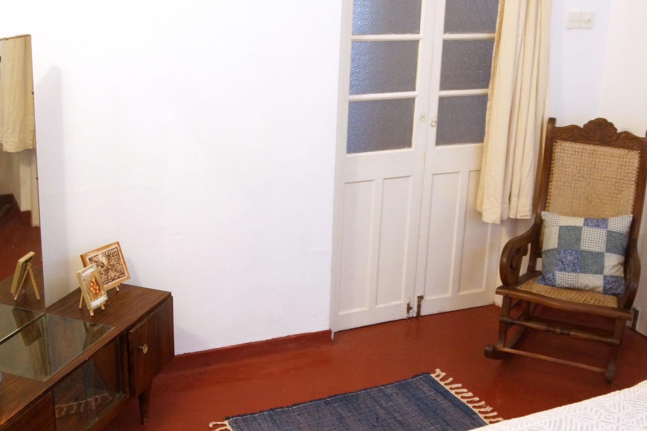Charming Homestay By The Beach Dehiwala-Mount Lavinia Ngoại thất bức ảnh