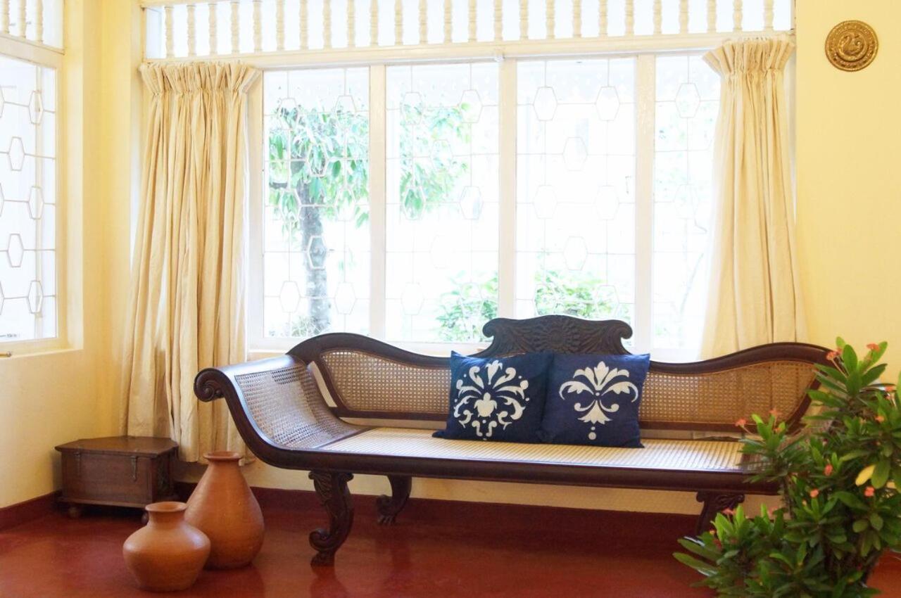 Charming Homestay By The Beach Dehiwala-Mount Lavinia Ngoại thất bức ảnh