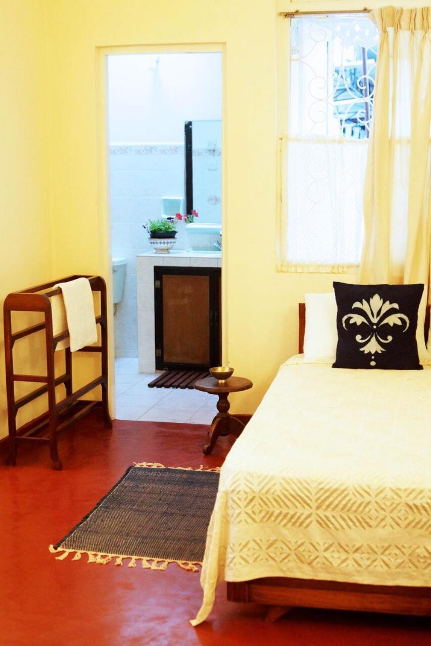 Charming Homestay By The Beach Dehiwala-Mount Lavinia Ngoại thất bức ảnh