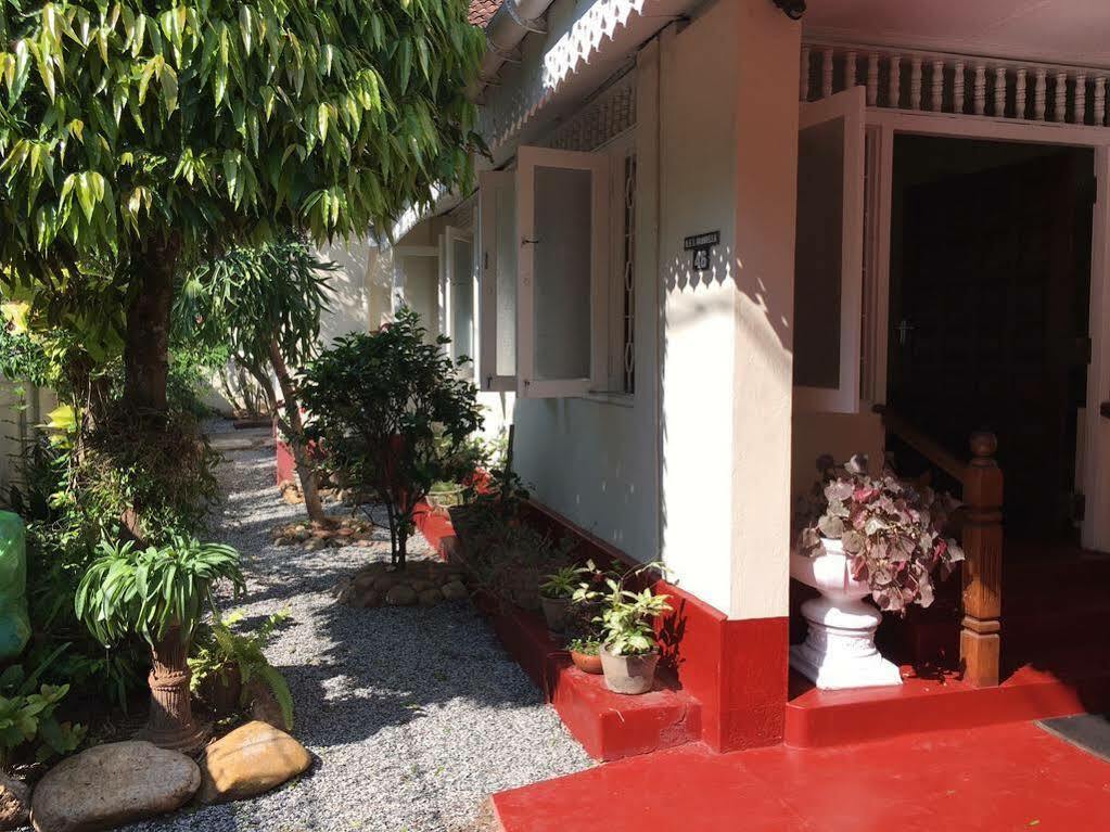 Charming Homestay By The Beach Dehiwala-Mount Lavinia Ngoại thất bức ảnh
